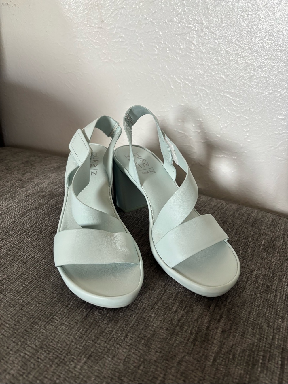 Naturalizer Light Baby Blue Crisscross Slingback Heels Women’s Size 8